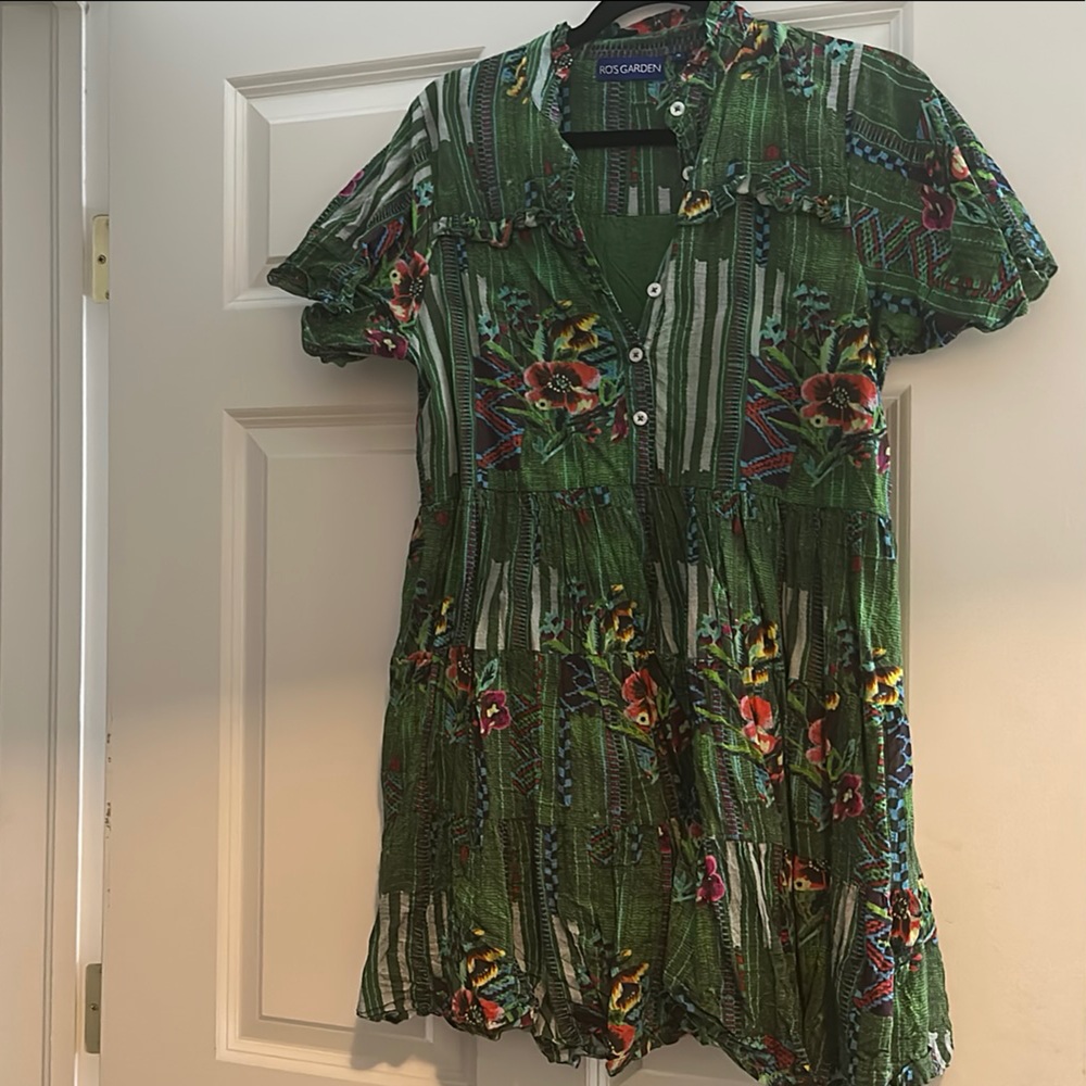 Casual Green Button Down Shirt with Floral Pattern